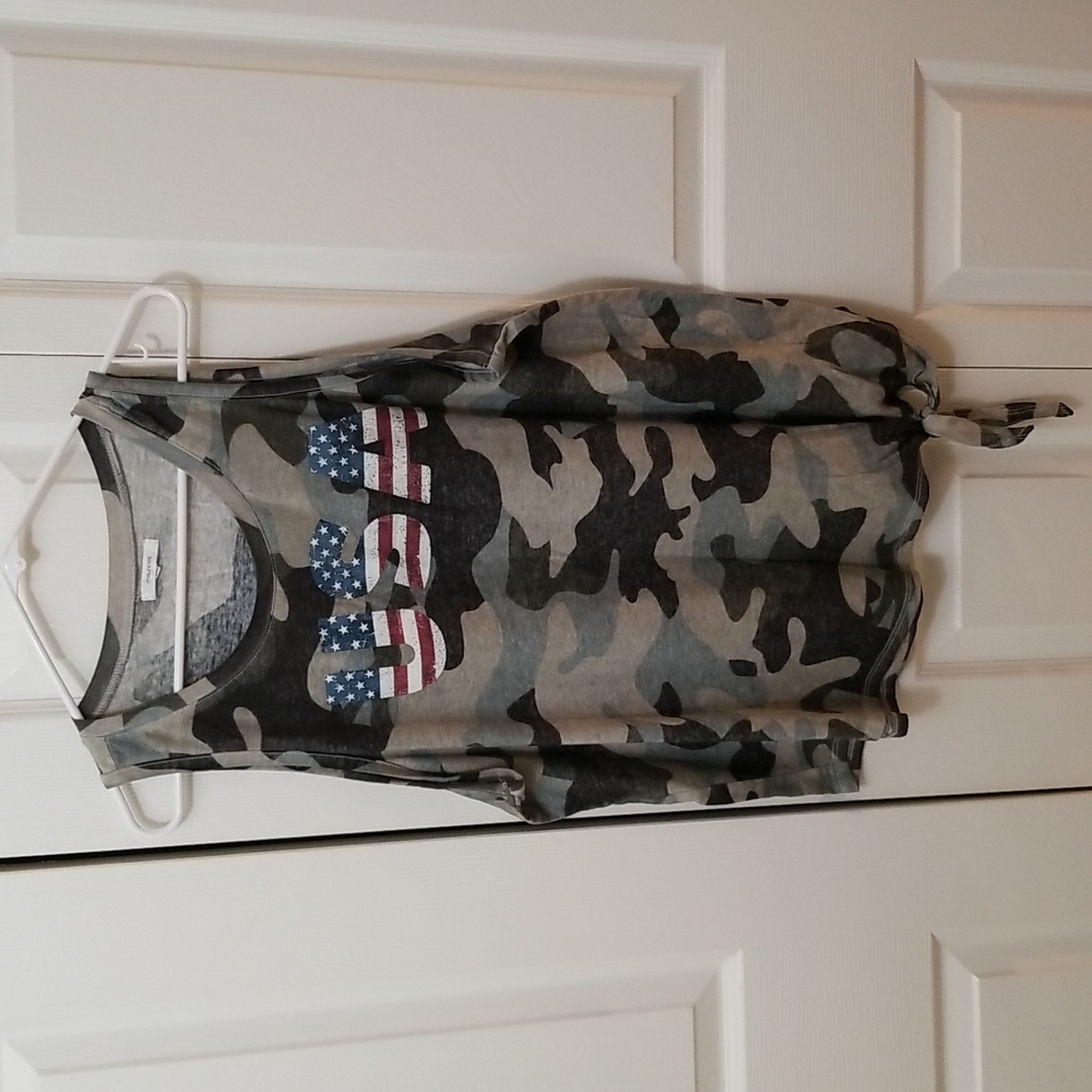 NWOT USA camo tank